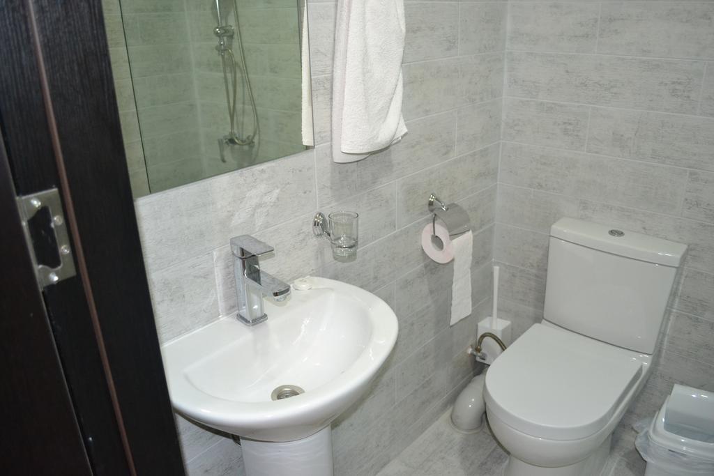 Family Apartment In Avlabari Tbilisi Luaran gambar
