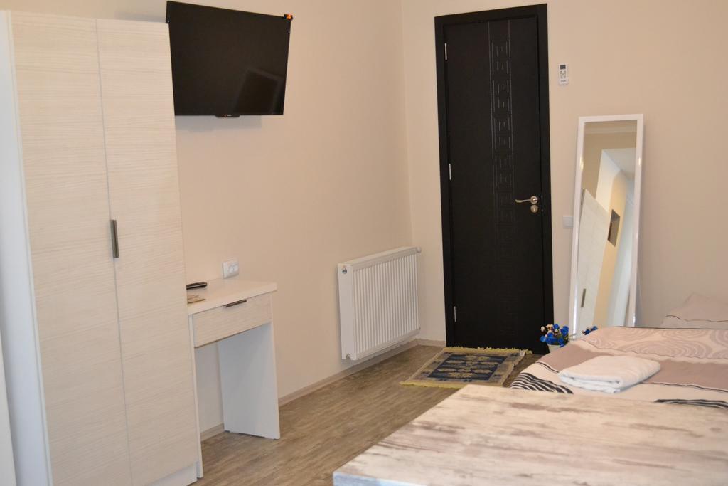 Family Apartment In Avlabari Tbilisi Luaran gambar