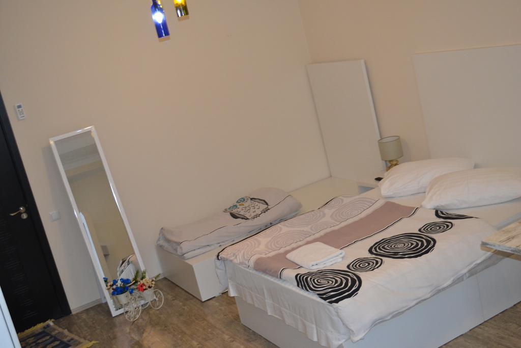 Family Apartment In Avlabari Tbilisi Luaran gambar