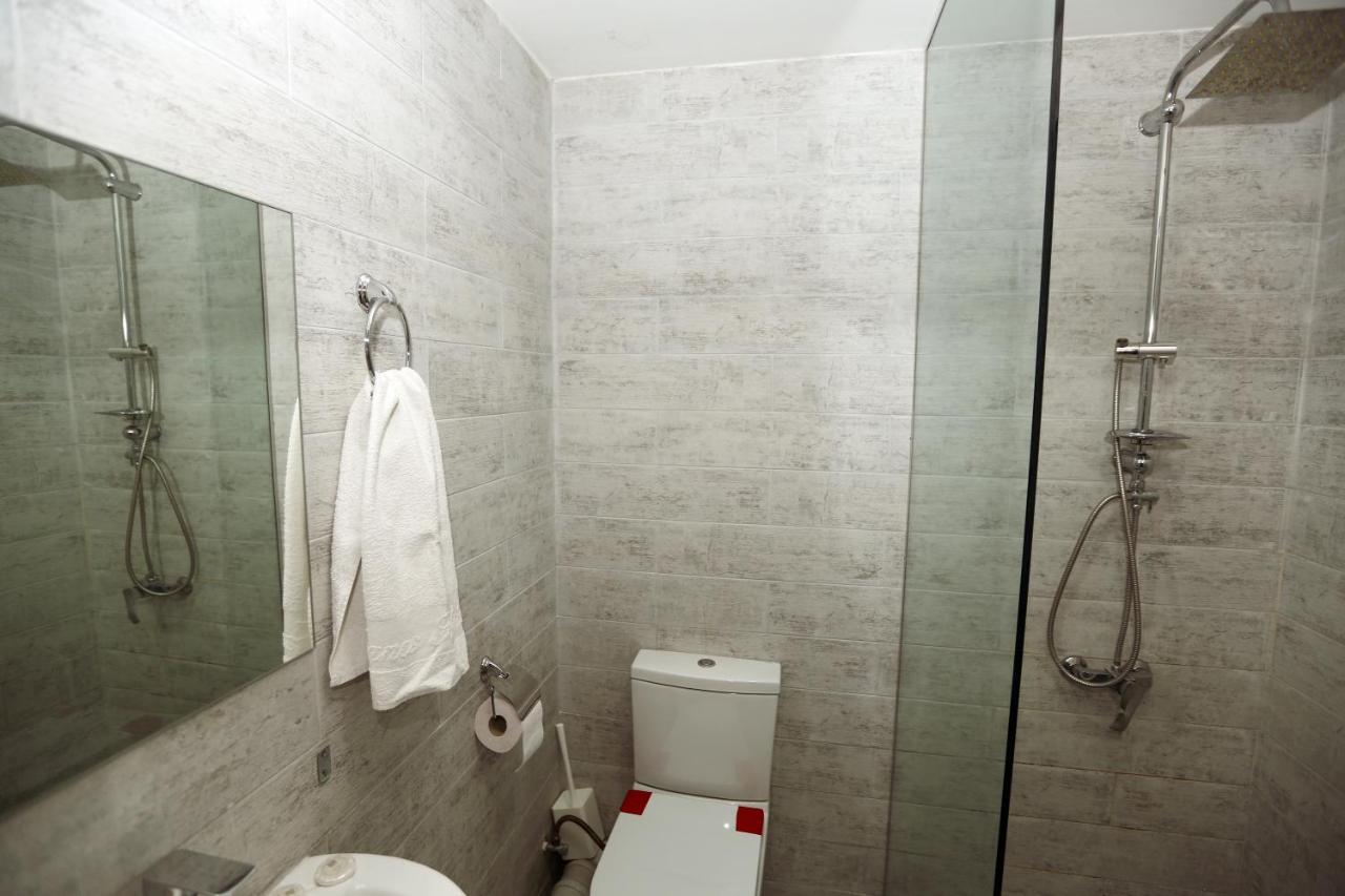 Family Apartment In Avlabari Tbilisi Luaran gambar